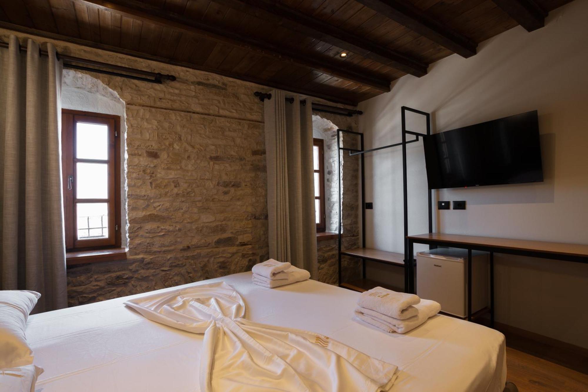 Furra Hotel Gjirokastër Esterno foto