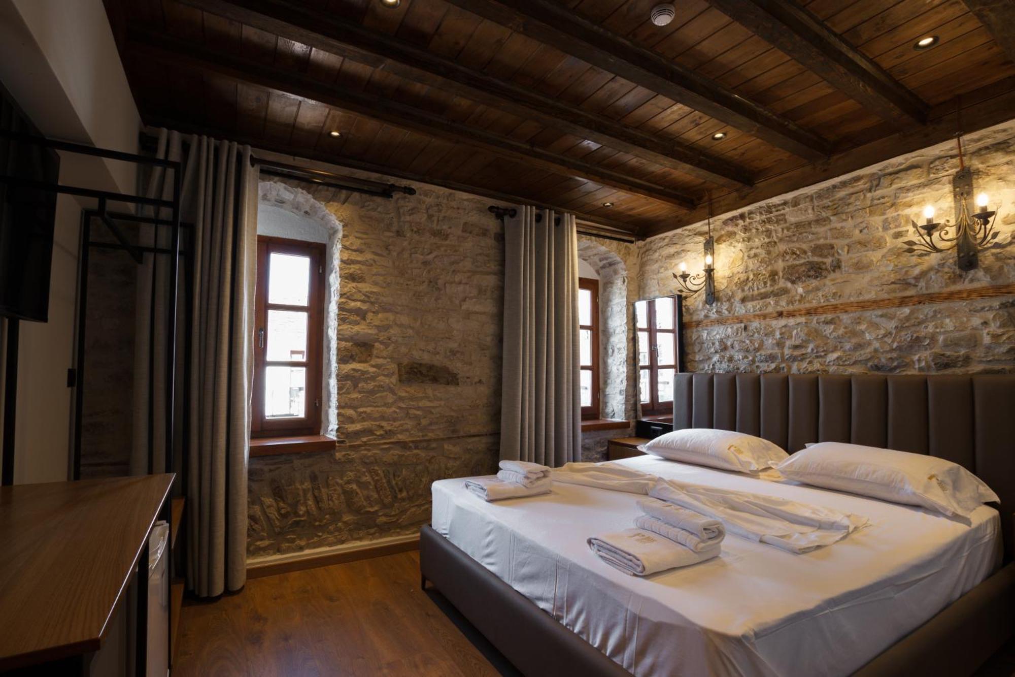 Furra Hotel Gjirokastër Esterno foto