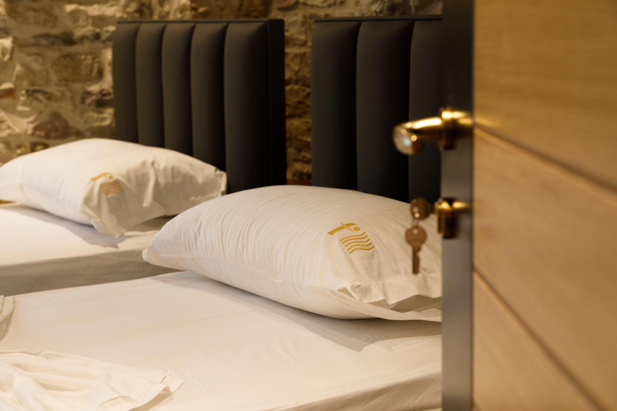 Furra Hotel Gjirokastër Esterno foto