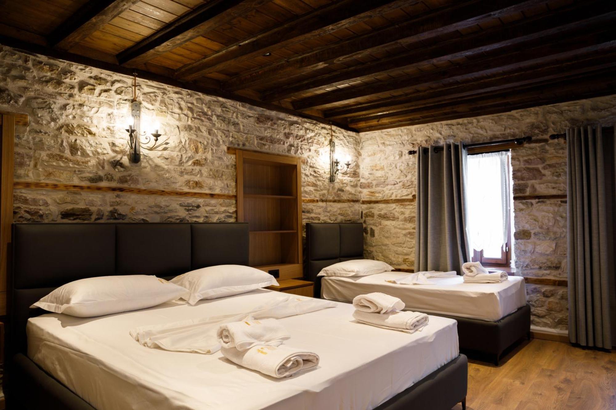 Furra Hotel Gjirokastër Esterno foto